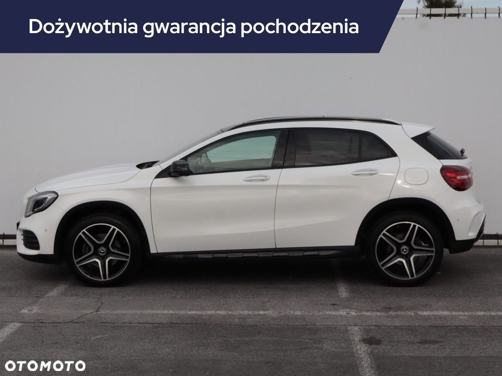 Mercedes-Benz GLA - 4
