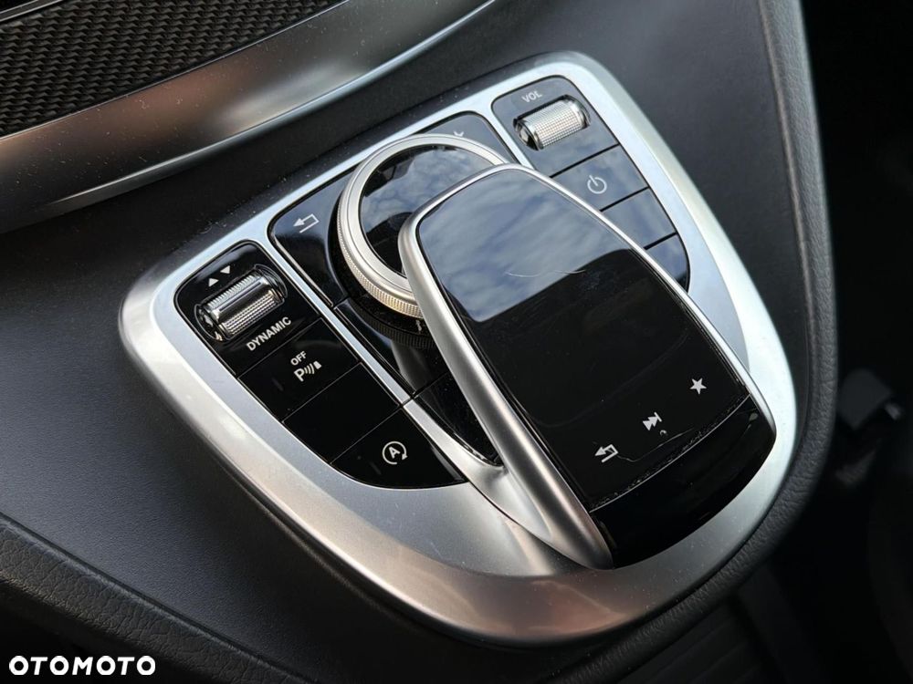 Mercedes-Benz Klasa V - 22