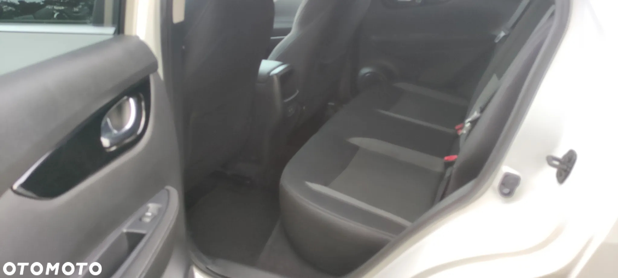 Nissan Qashqai 1.3 DIG-T MHEV Premiere Edition - 17