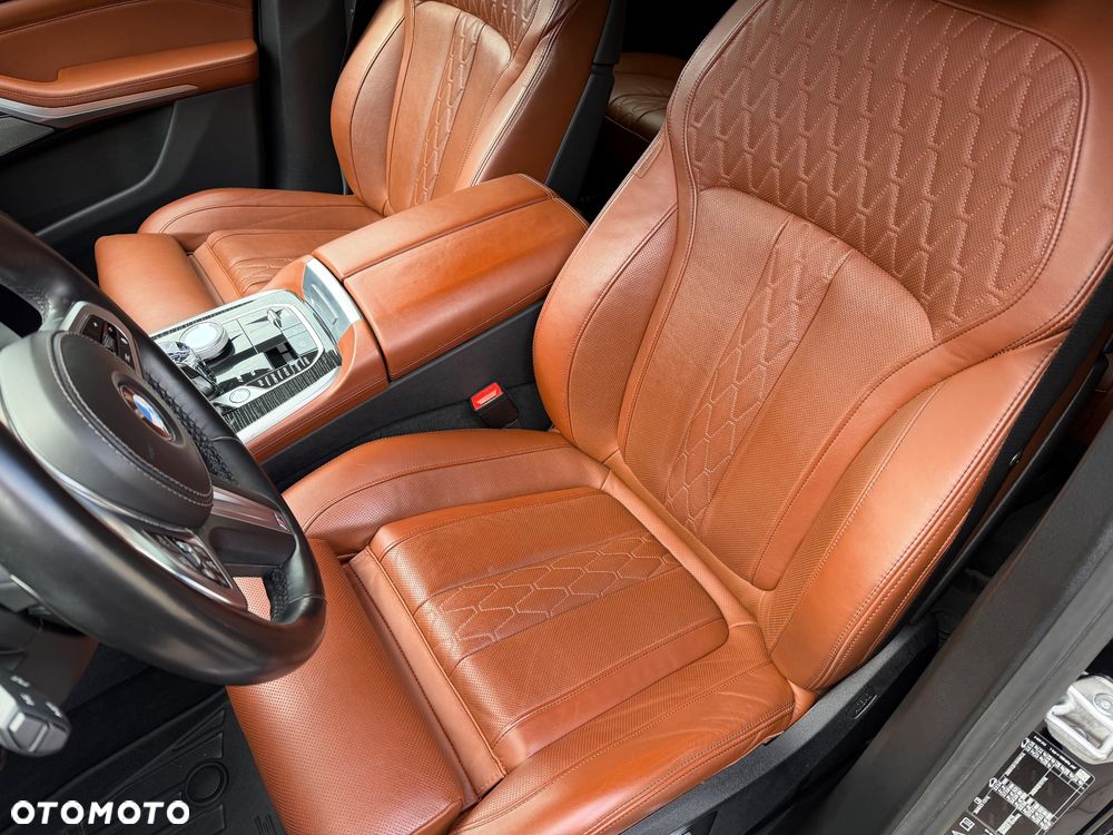 BMW X7 M50i sport - 11