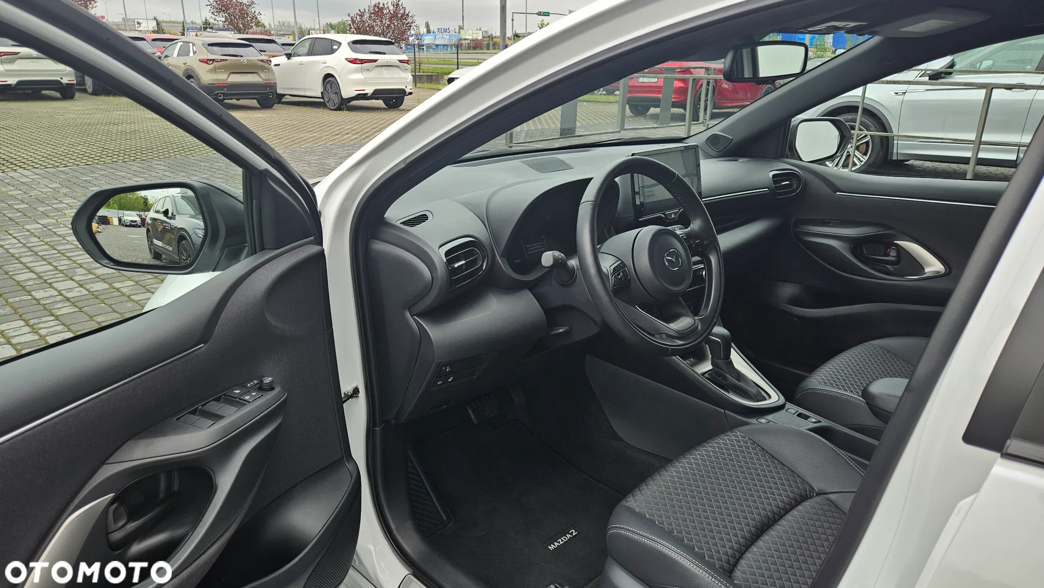 Mazda 2 Hybrid - 6