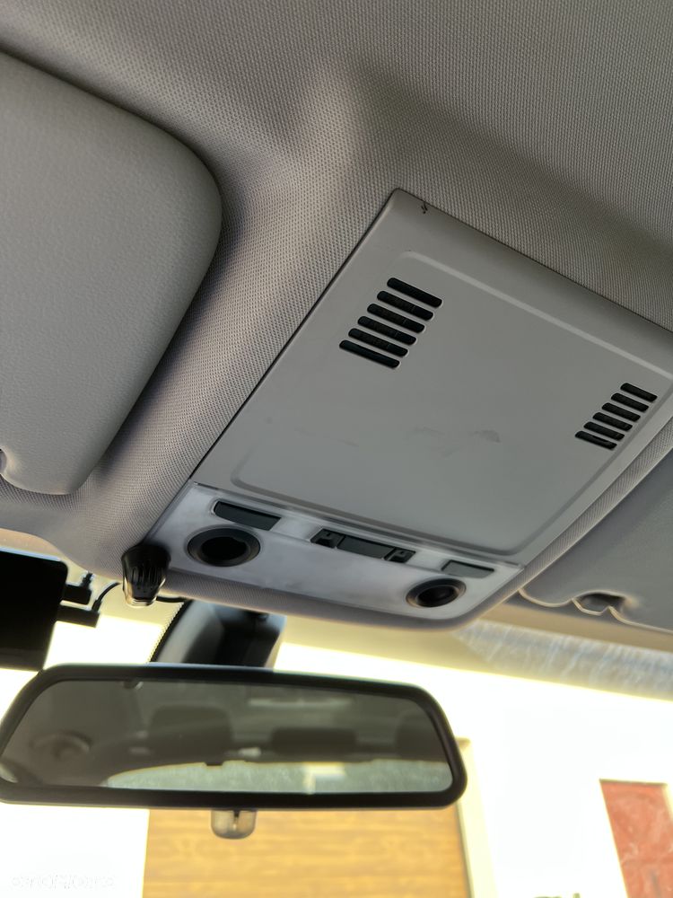 BMW Seria 3 318d - 21