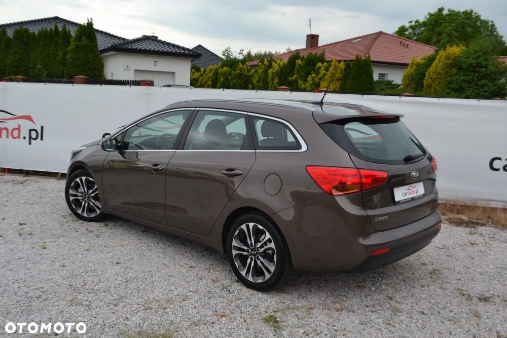 Kia Ceed - 8