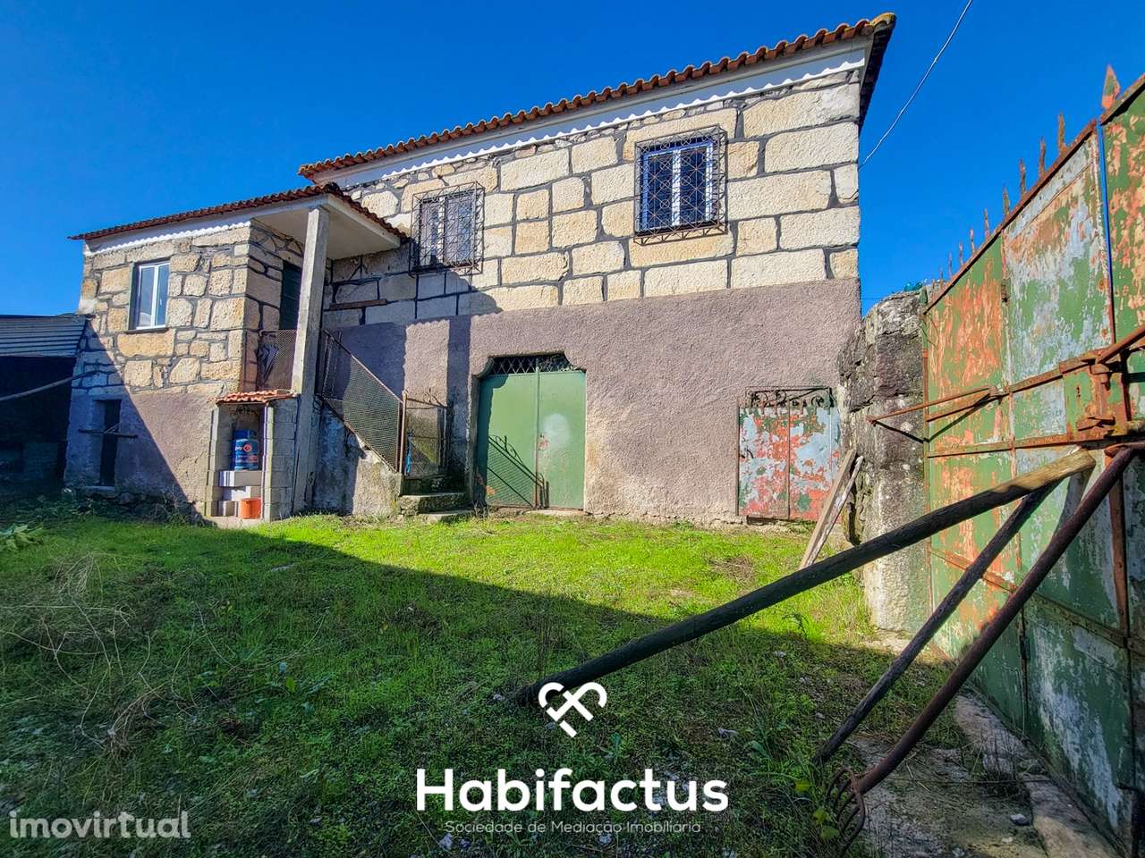 Moradia Isolada T2 em pedra para remodelar à venda – Gandufe, Manguald - Grande imagem: 2/18