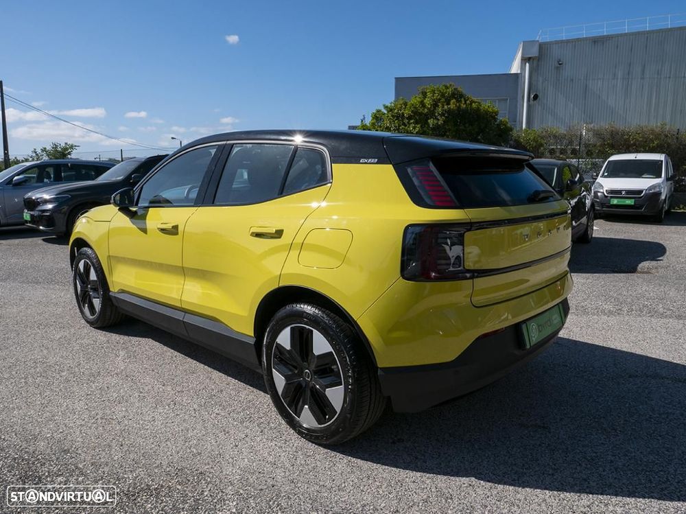 Volvo EX30 Single Motor Extended Range RWD Plus - 5