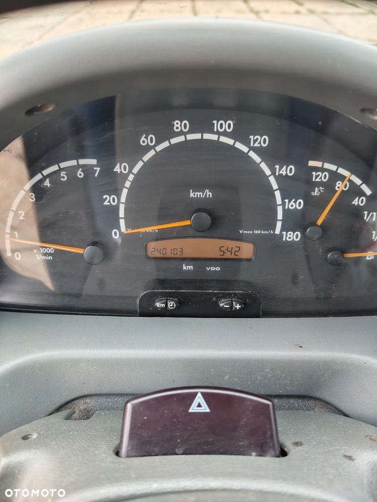 Mercedes-Benz Sprinter - 10