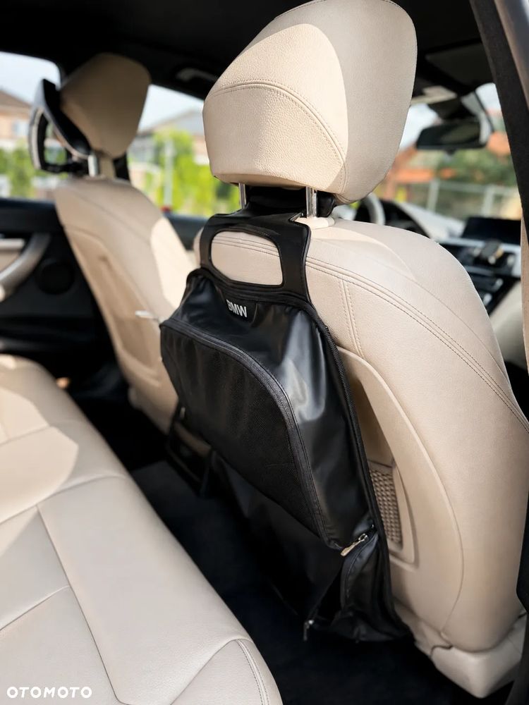 BMW Seria 3 330i xDrive M Sport Shadow - 22