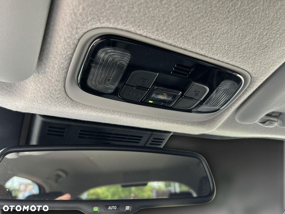 Toyota Yaris Hybrid 1.5 Style - 23