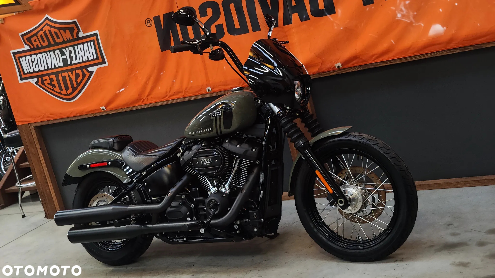 Harley-Davidson Softail Street Bob - 2
