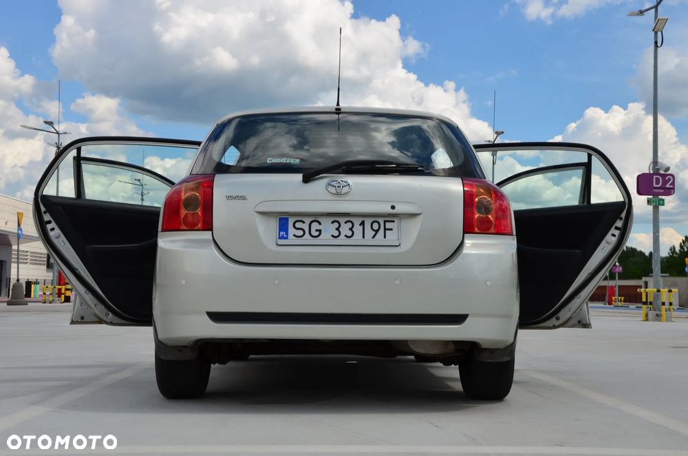 Toyota Corolla 1.6 VVT-i Terra Polaris - 2