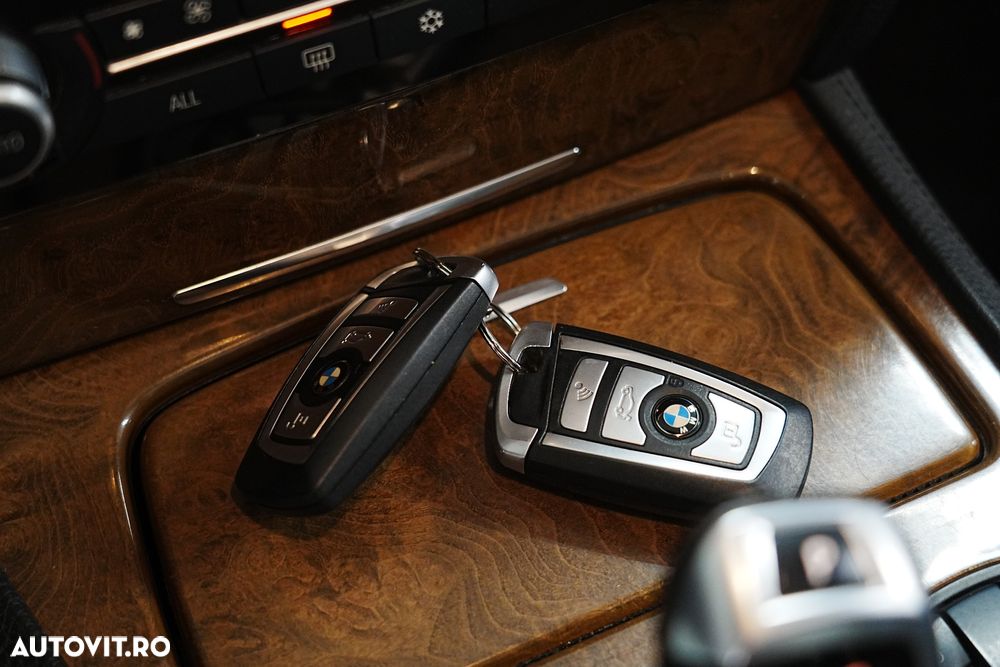 BMW Seria 7 - 34