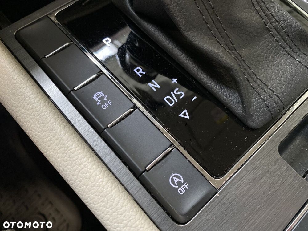 Skoda Superb 2.0 TDI SCR Style DSG - 18