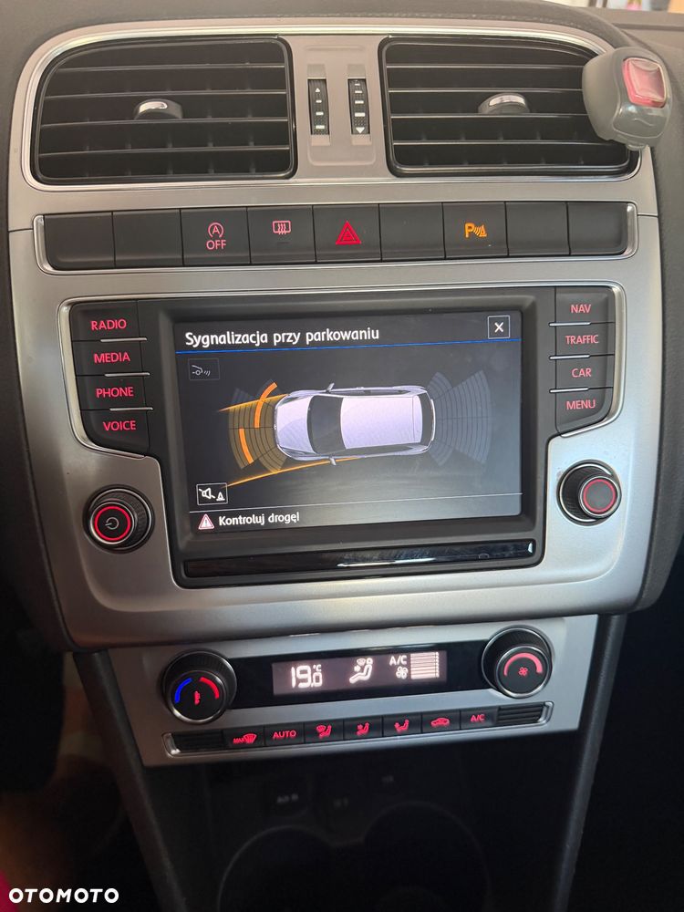 Volkswagen Polo 1.2 TSI BMT Highline - 19