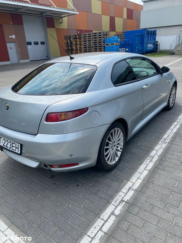 Alfa Romeo GT 1.9JTD 16V Distinctive - 3