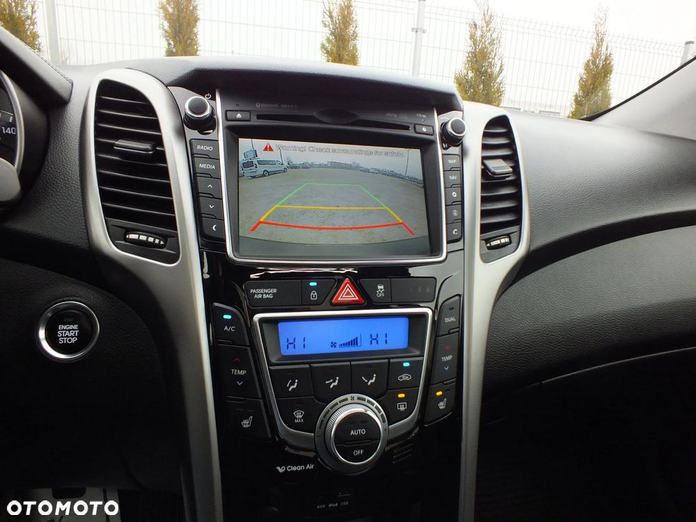 Hyundai i30 blue 1.6 GDI Passion - 12