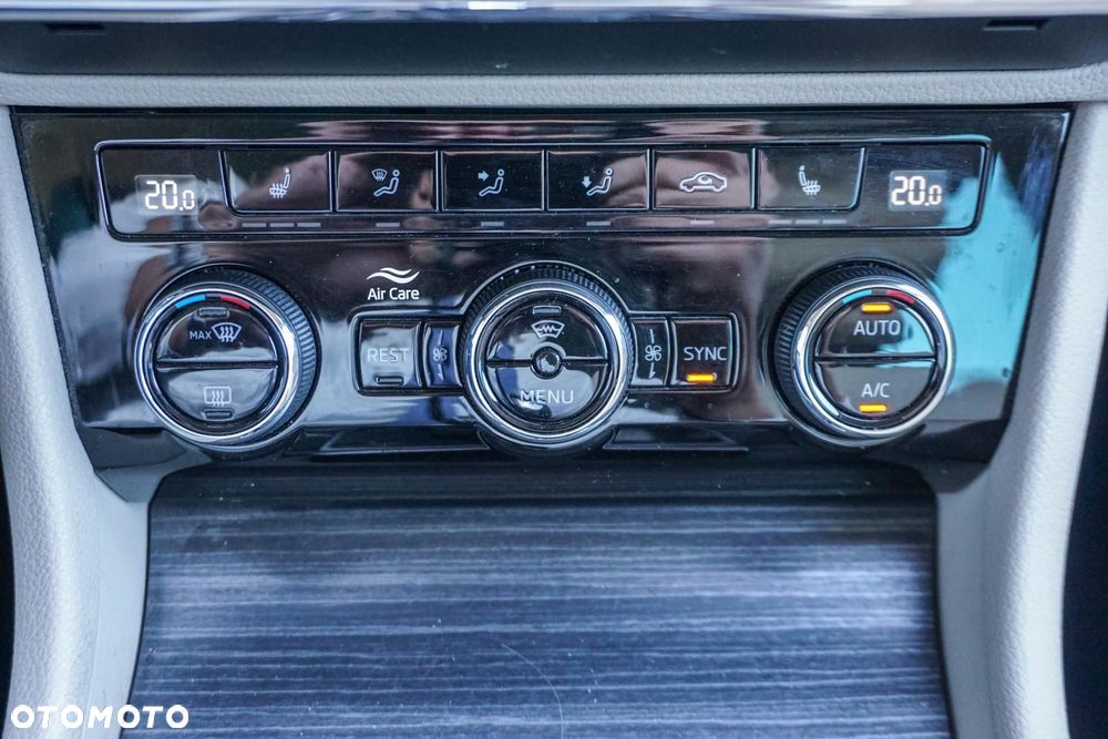 Skoda Superb 2.0 TSI Style DSG - 30