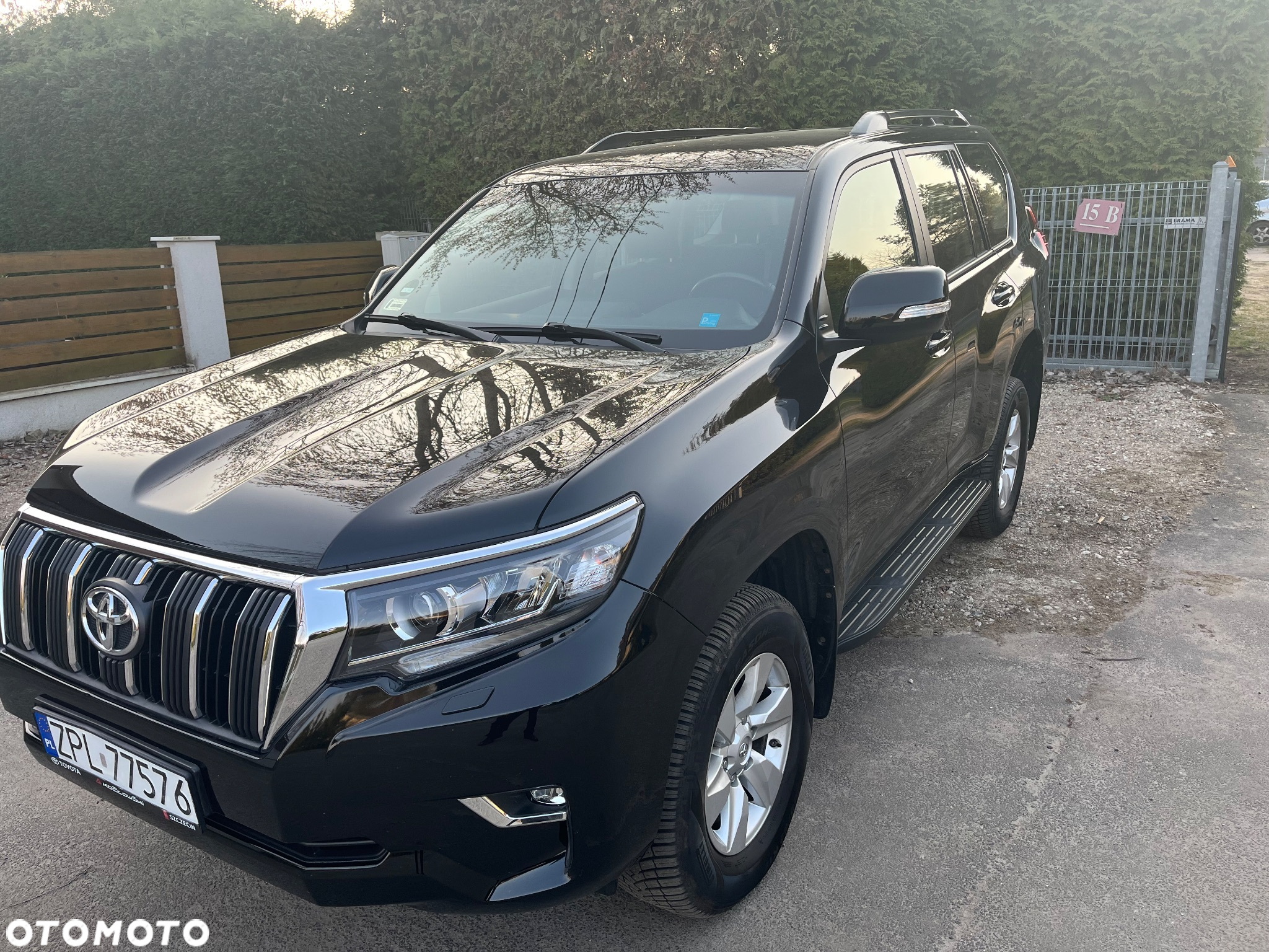 Toyota Land Cruiser - 2