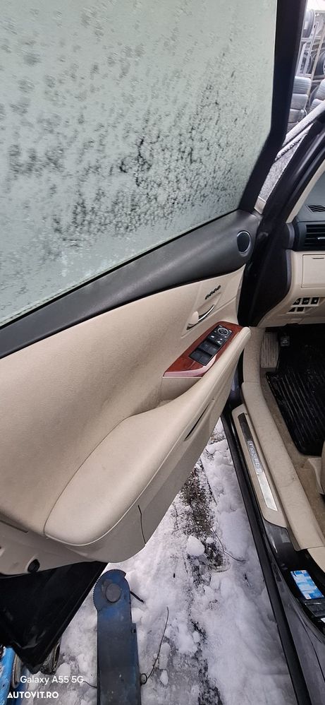 Dezmembrez Lexus RX450H - 3