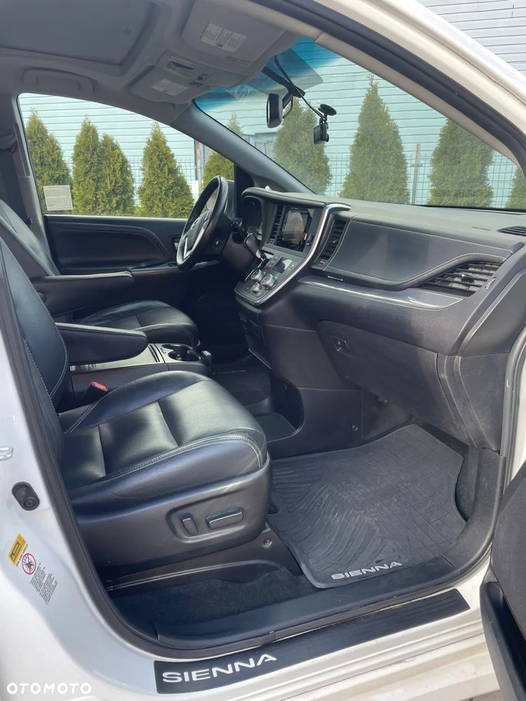 Toyota Sienna 3.5 V6 SE - 18