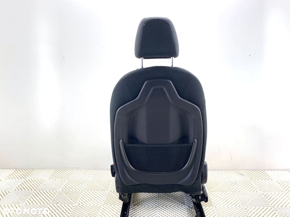 FOTEL PRAWY PRZÓD  BMW X1 (F48) 2014 - 2022 sDrive 18 i 103 kW [140 KM] benzyna 2017 - 2022 - 5