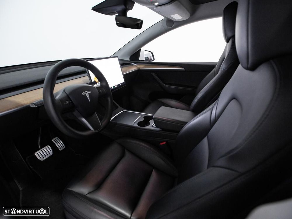 Tesla Model Y Performance Dual Motor AWD - 9
