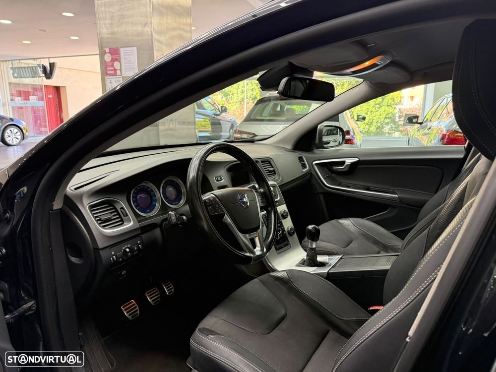 Volvo V60 2.0 D2 R-Design Momentum - 12