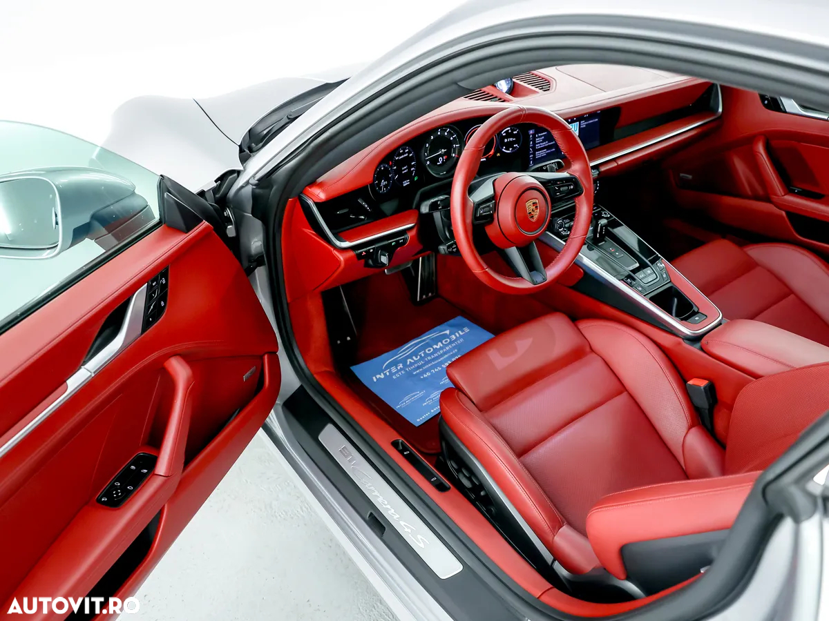 Porsche 911 Carrera 4S - 5