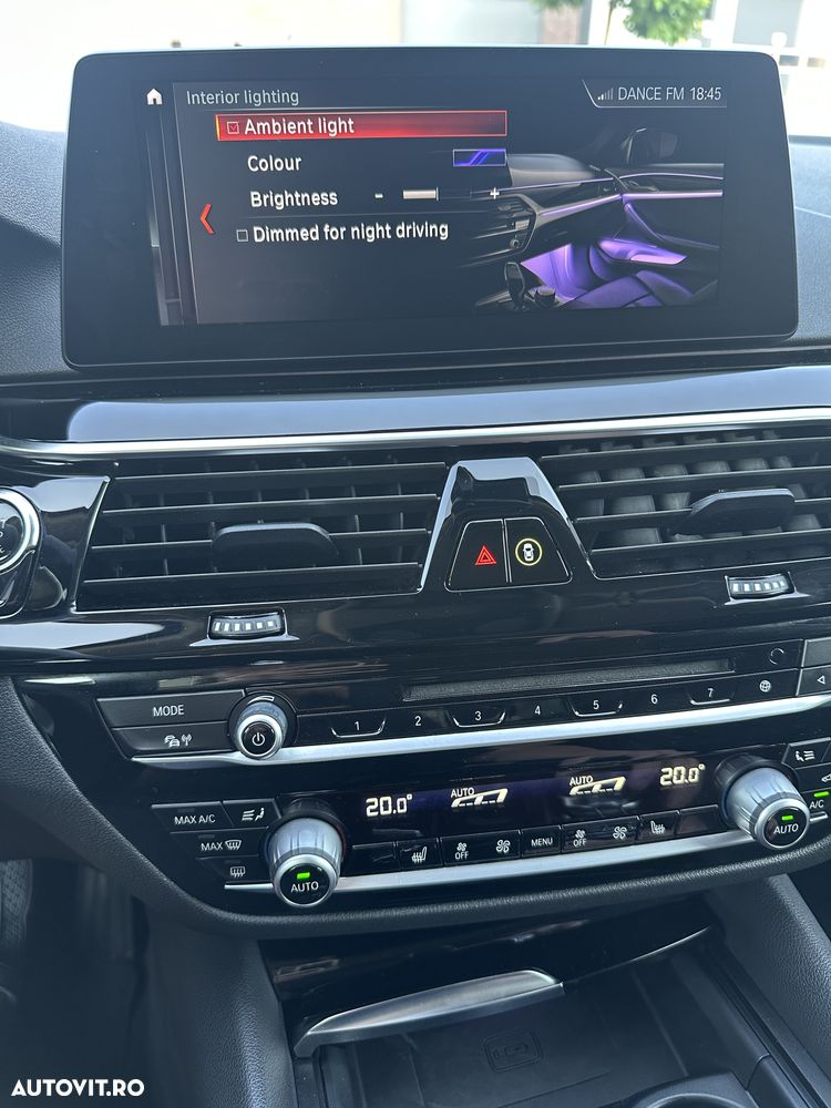 BMW Seria 5 530i xDrive Touring Aut. Sport Line - 37