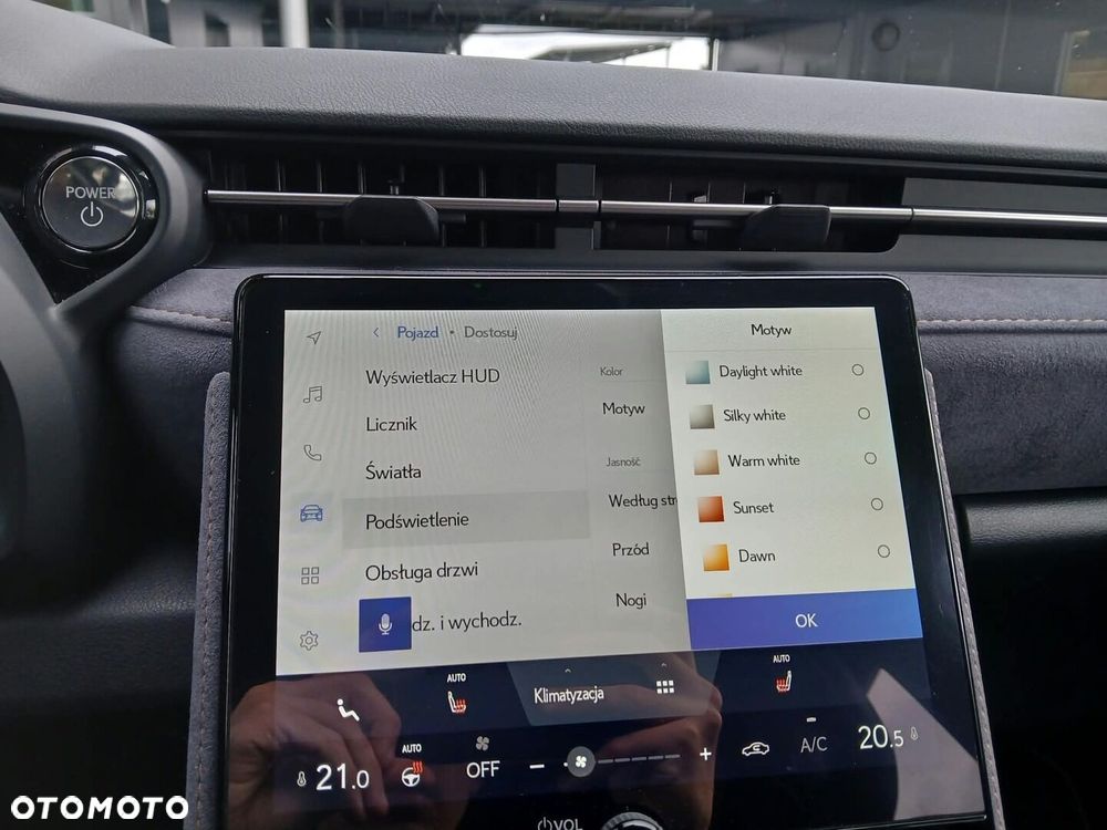 Lexus LBX 1.5 Hybrid Cool AWD - 21