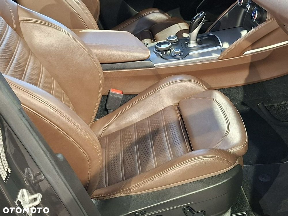 Alfa Romeo Stelvio 2.0 Turbo Veloce Q4 - 30