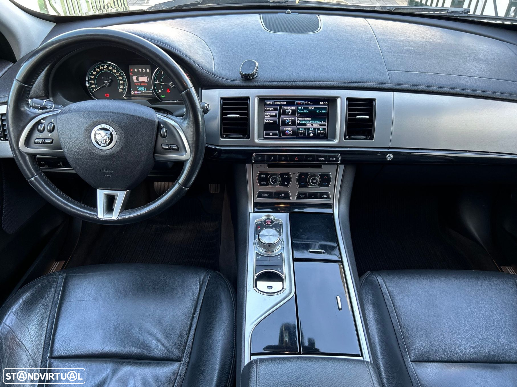 Jaguar XF Sportbrake 2.2 D R-Sport - 17
