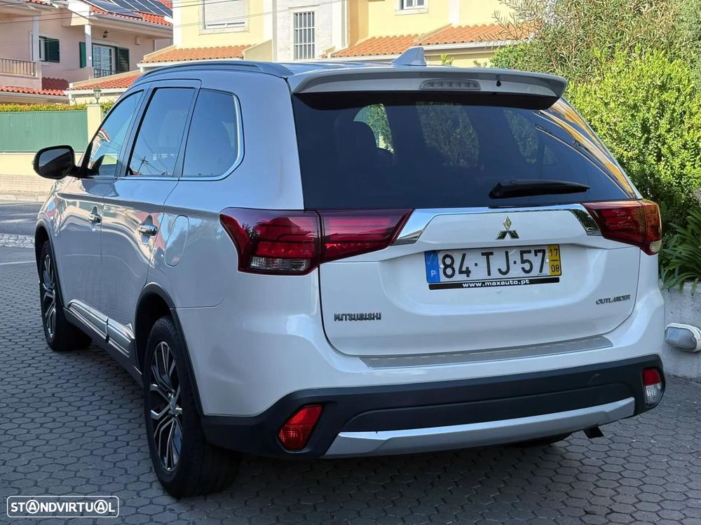 Mitsubishi Outlander 2.2 DI-D Instyle Navi - 26