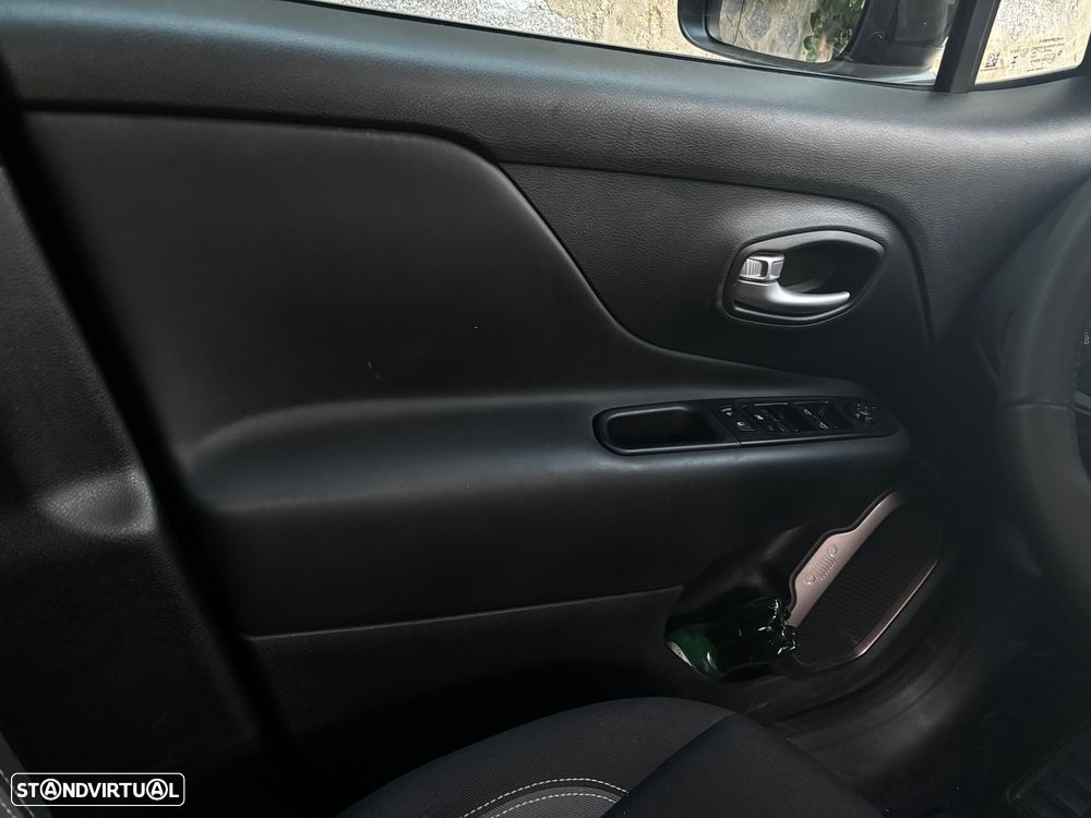 Jeep Renegade 1.5 TG e-Hybrid DCT - 8