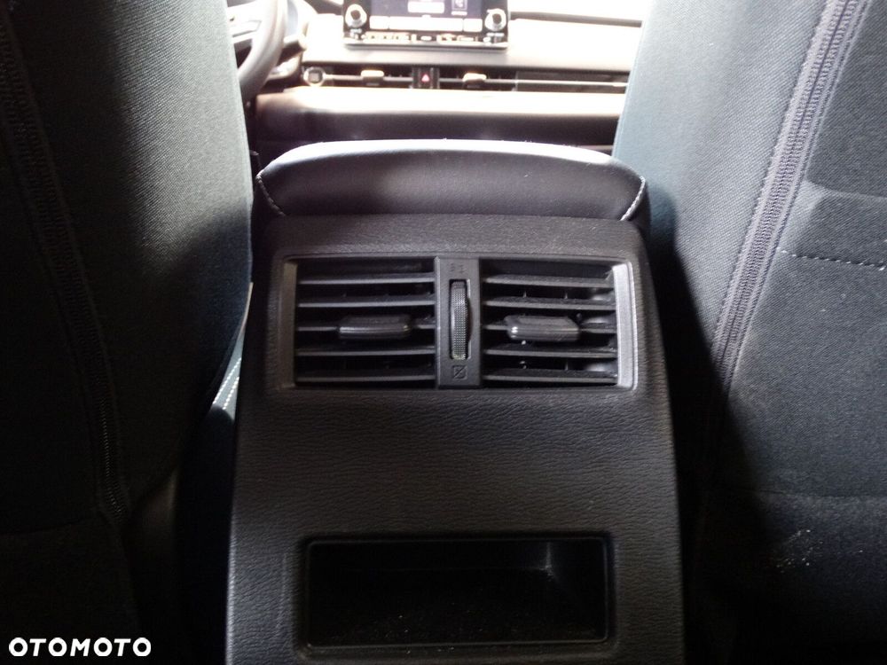 Mitsubishi Outlander - 24