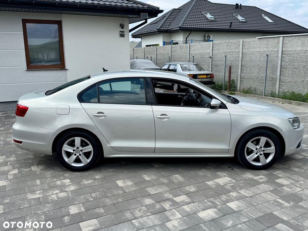 Volkswagen Jetta - 21