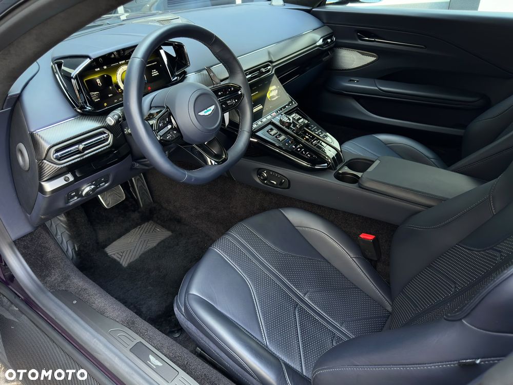 Aston Martin Vantage - 22