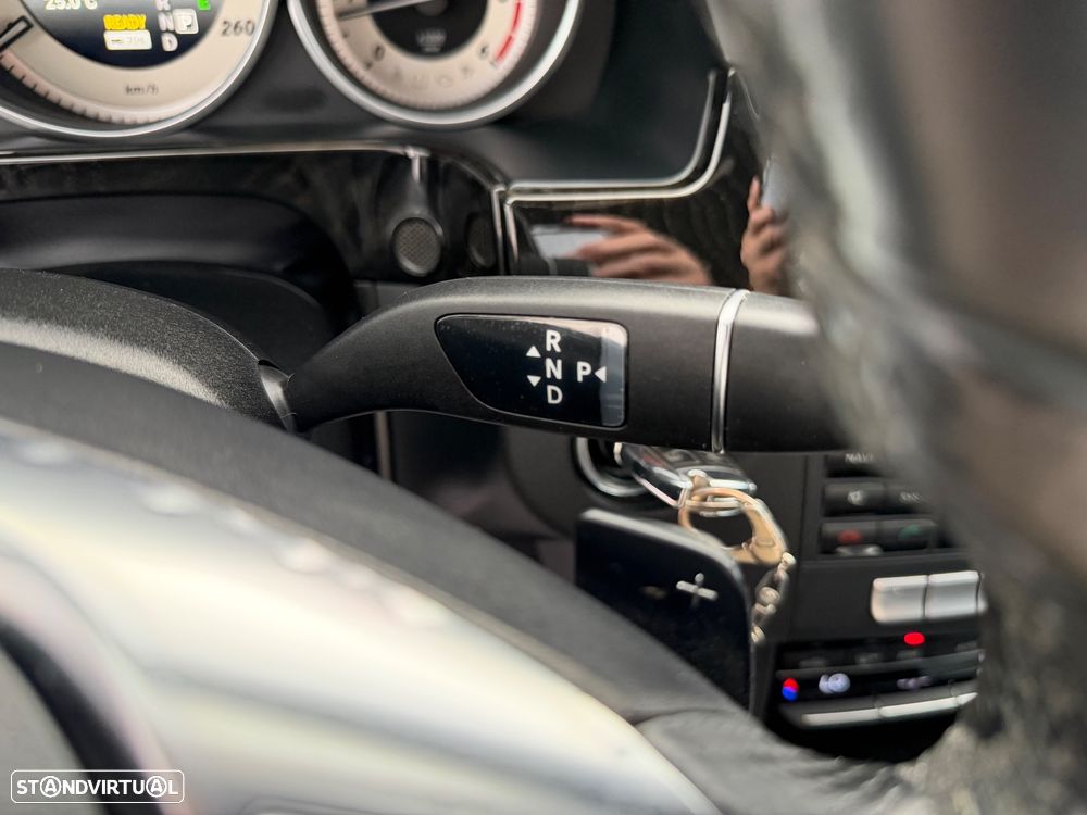 Mercedes-Benz E 300 Bluetec Hybrid Avantgarde - 35