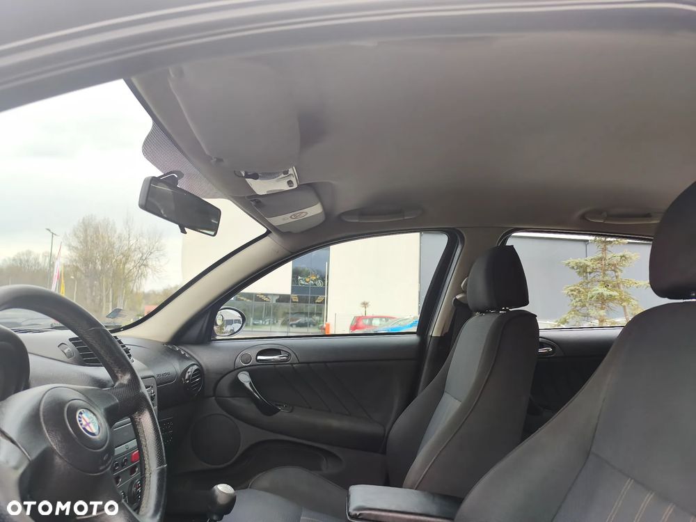 Alfa Romeo 147 - 23