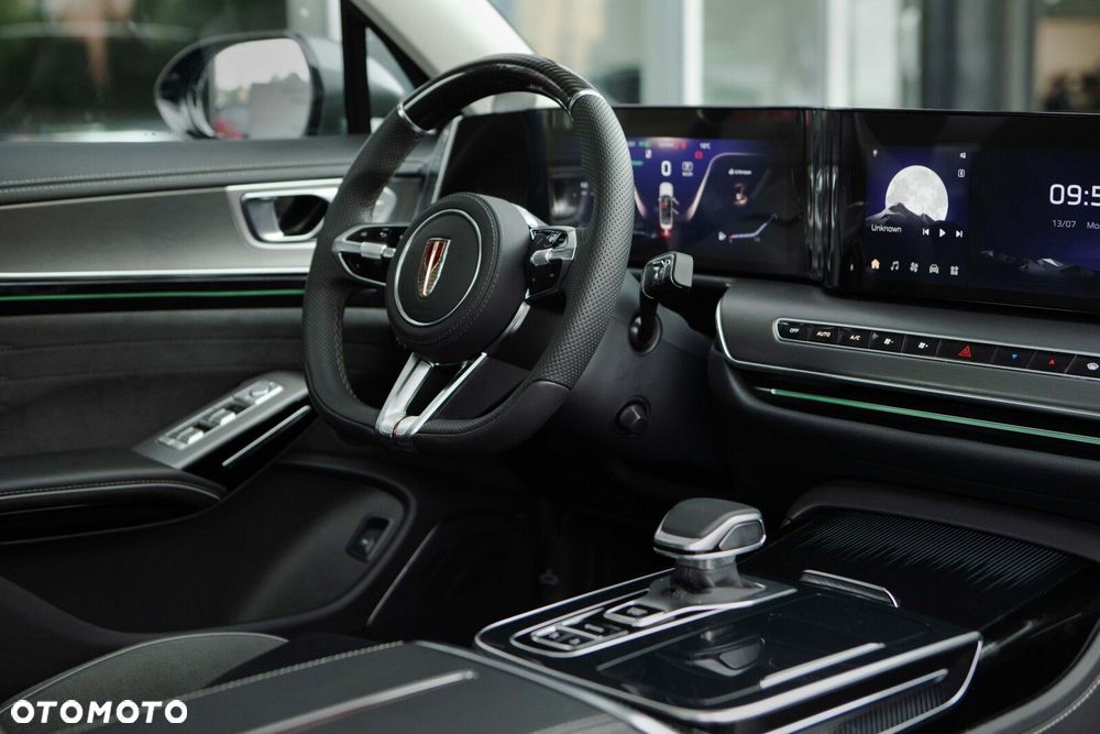 Hongqi H9 - 27
