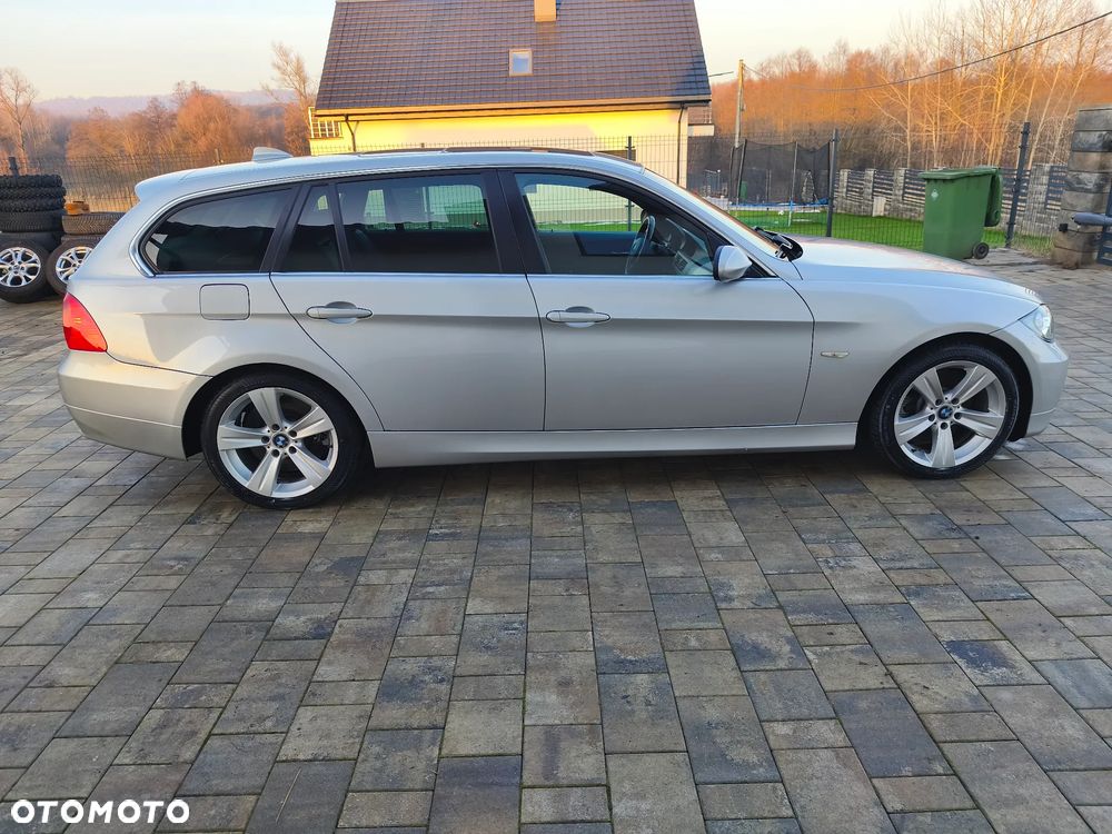 BMW Seria 3 330i - 10