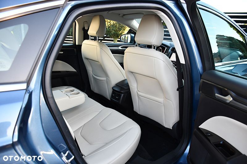 Ford Mondeo 2.0 Hybrid Titanium - 23