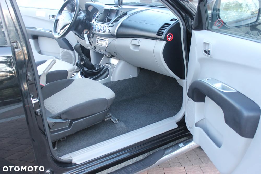 Mitsubishi L200 Pick Up 4x4 Intense Club Cab - 10