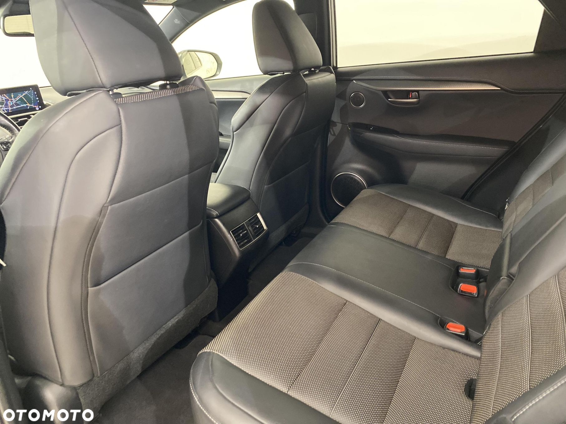 Lexus NX 300h F Sport Edition AWD - 13