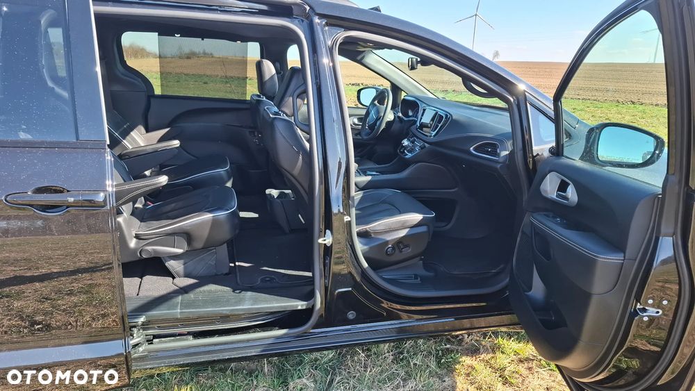 Chrysler Pacifica - 9