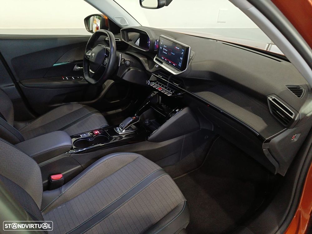 Peugeot 2008 PureTech 130 EAT8 Allure - 18