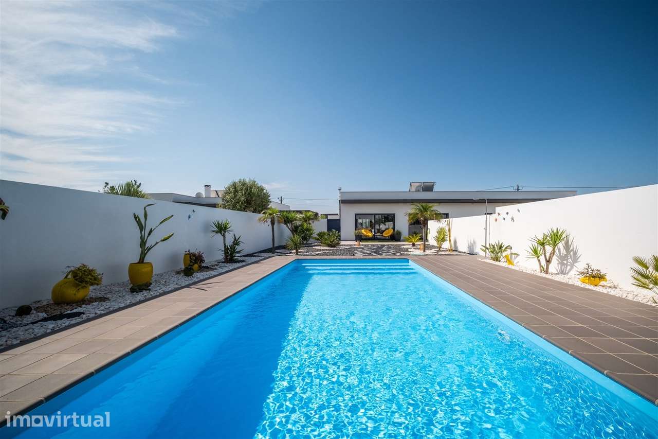 Moradia T3 Térrea de Arquitetura Contemporânea com Piscina em Pataias, - Grande imagem: 5/60