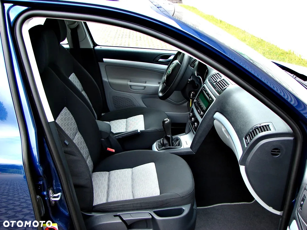 Skoda Octavia 1.6 Combi Advance - 19
