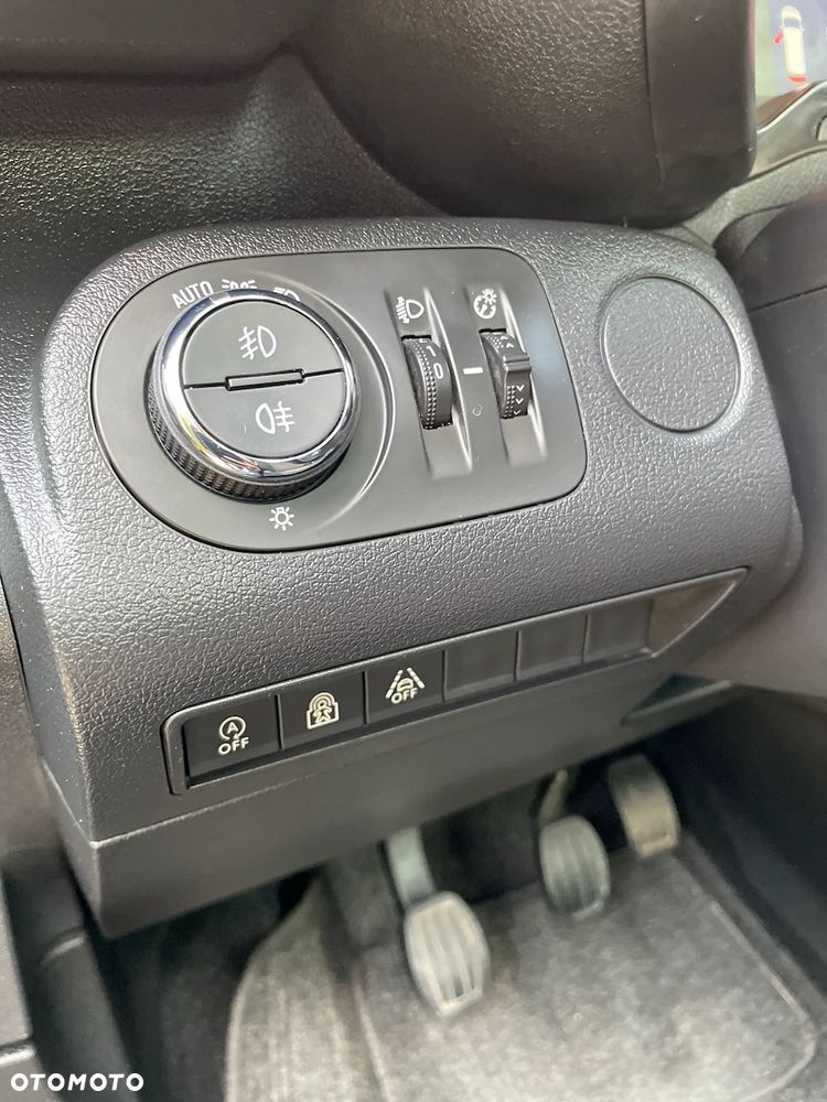 Opel Combo 1.2 Turbo Start/Stop Edition - 20