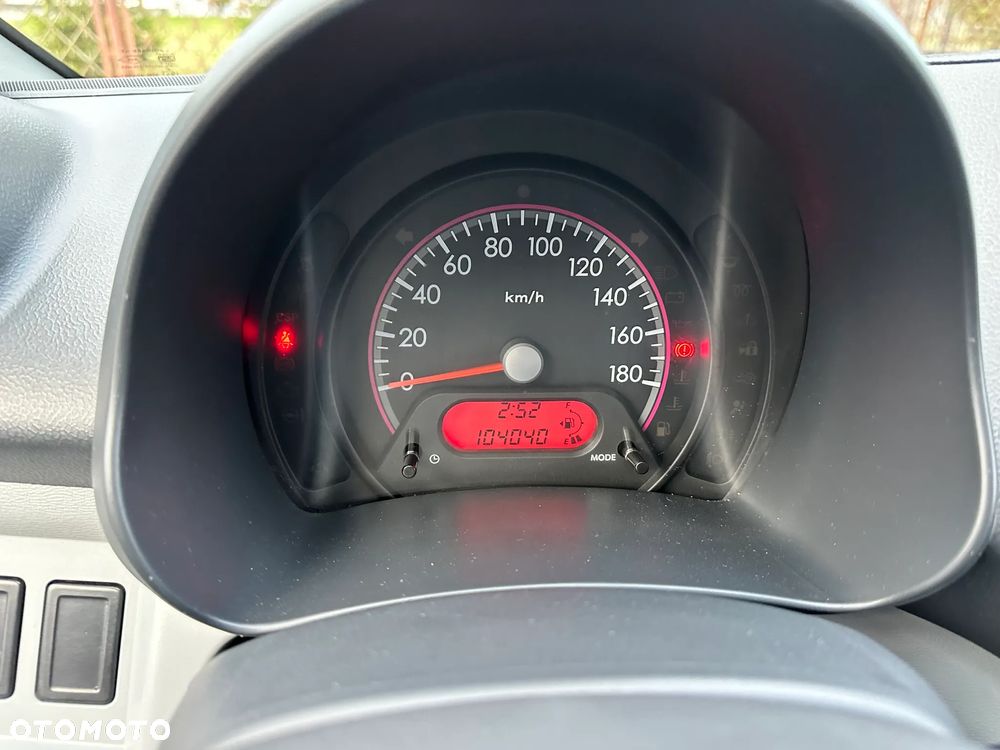 Peugeot 107 1.0 Urban Move - 14