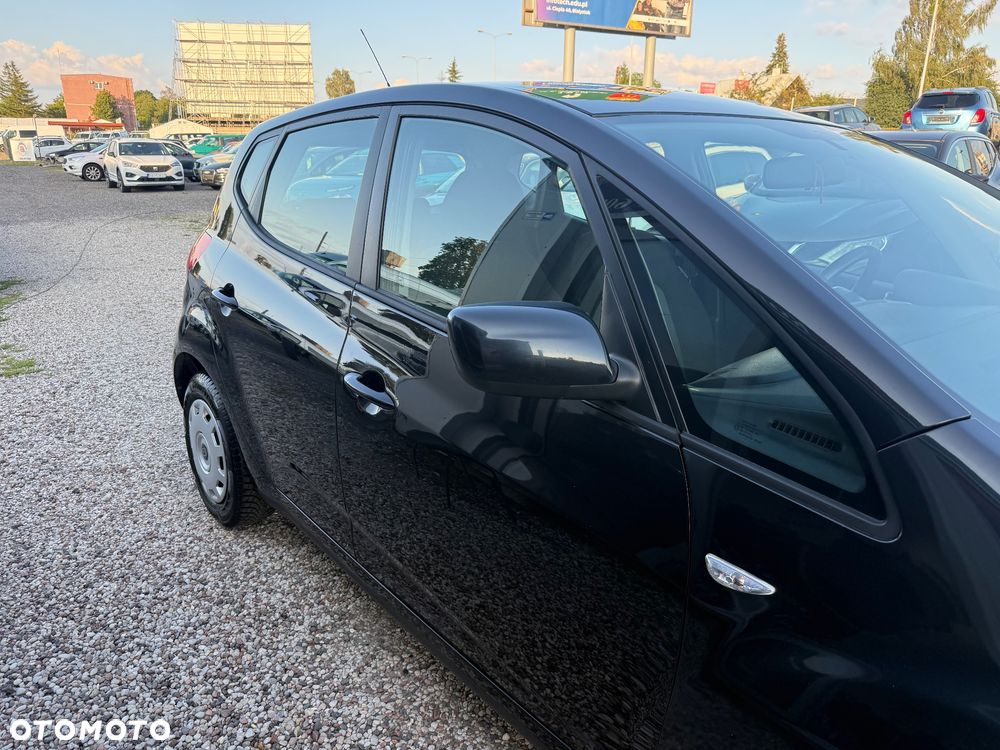 Kia Venga - 11